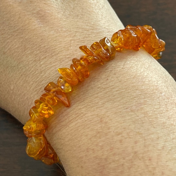 Natural Baltic honey large bead stretchy bracelet - Picture 4 of 4